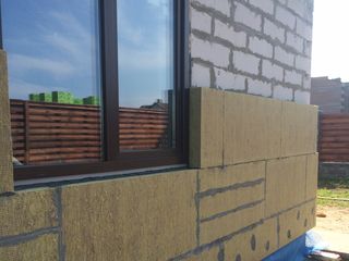 Утепление фасадов фасадной ватой, декоративные фасадные штукатурки короед, крошка в Киевской области Строим дом